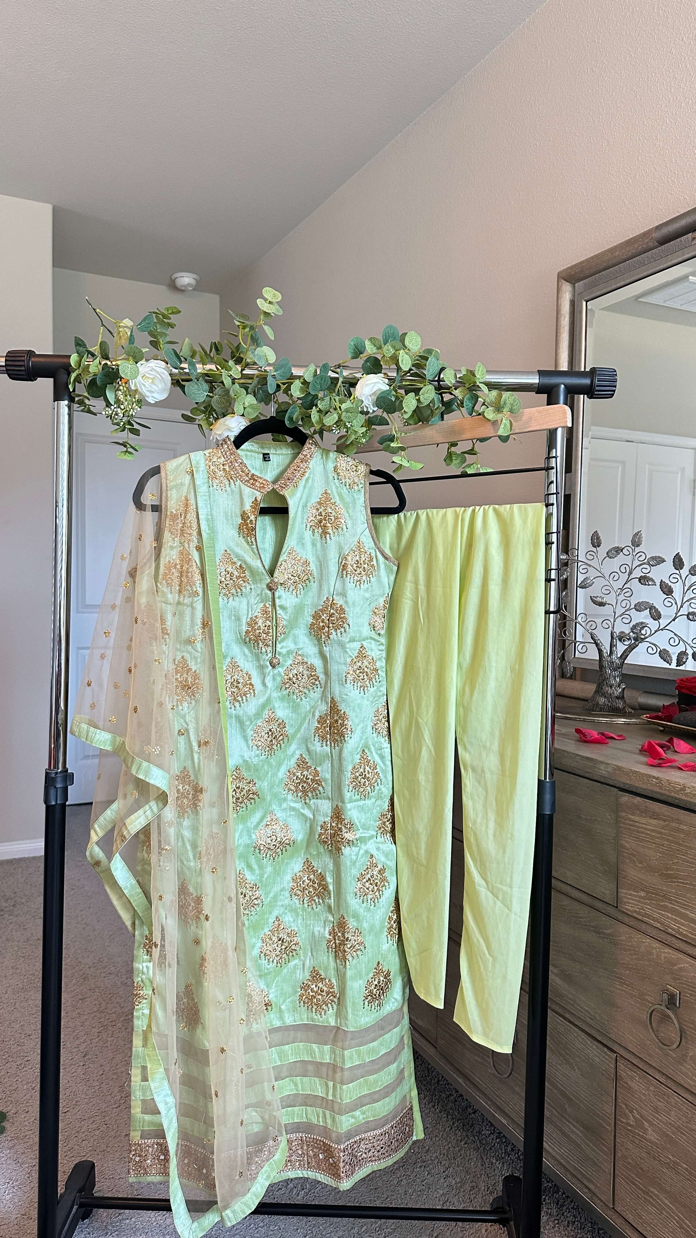 https://desithrift.com/storage/photos/10596/681c30ad470e6.jpg