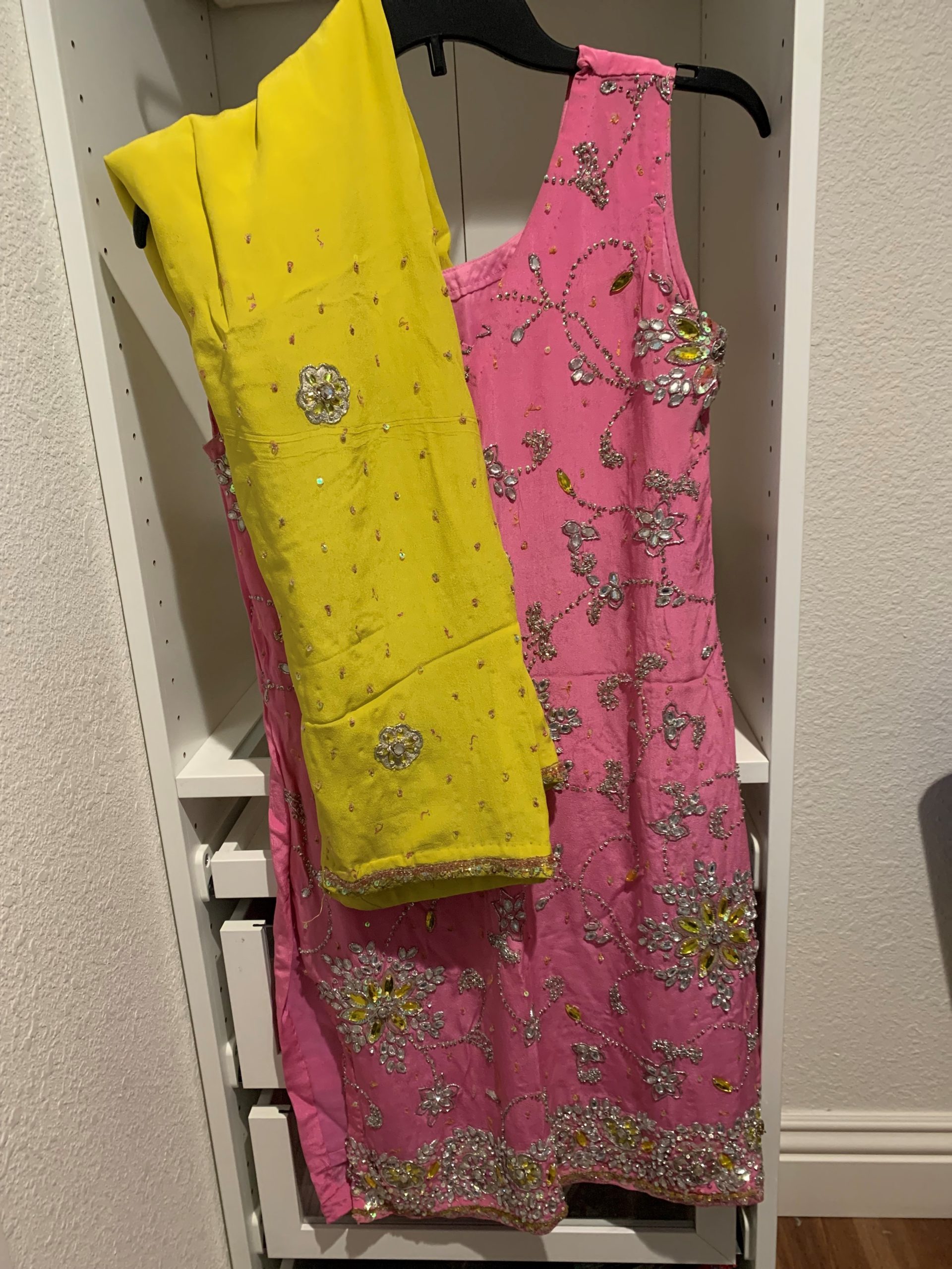 https://desithrift.com/storage/photos/545/Pink-suit-with-Yellow-Salwar-scaled.jpg