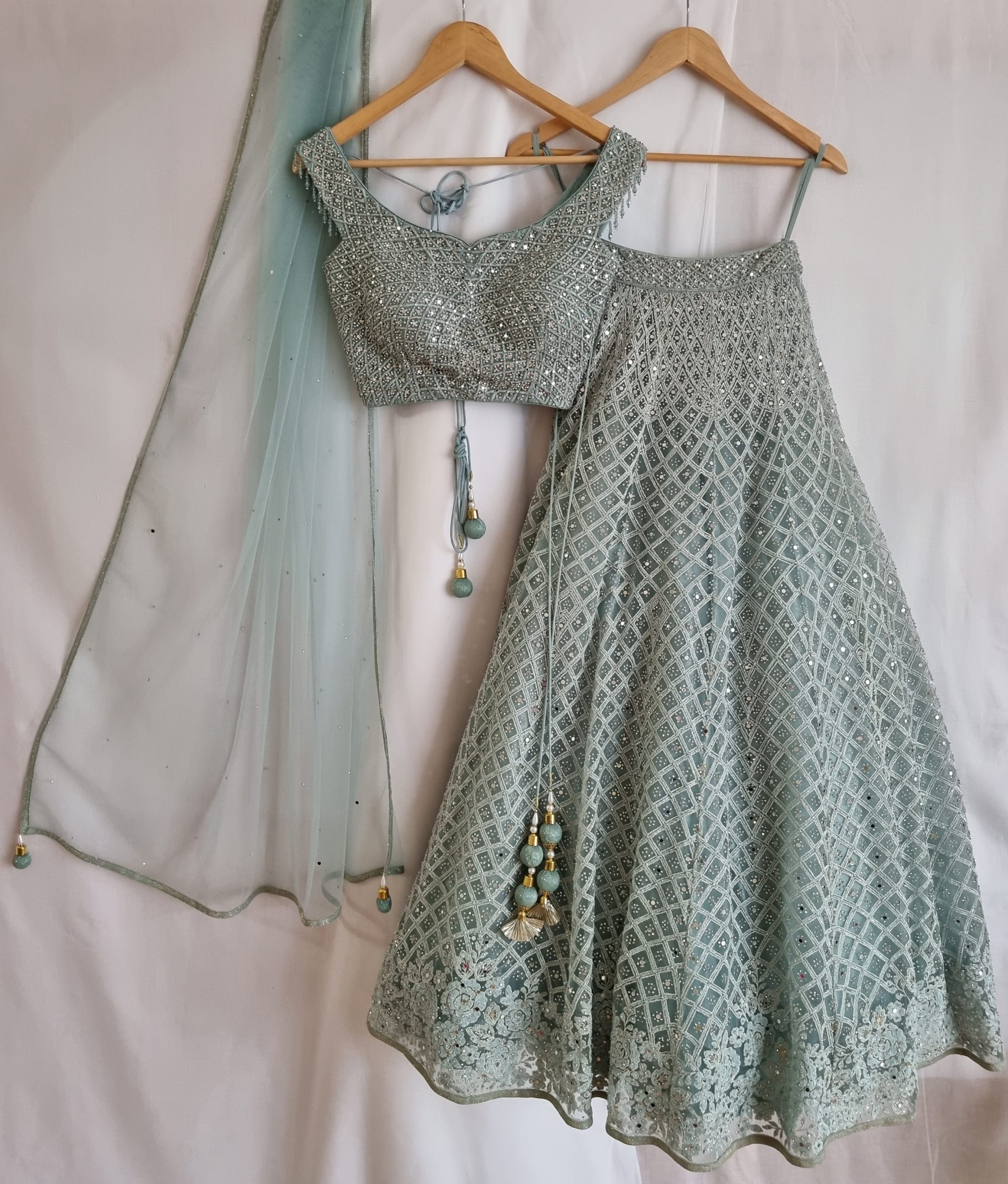 https://desithrift.com/storage/photos/663/Full-outfit-scaled.jpg